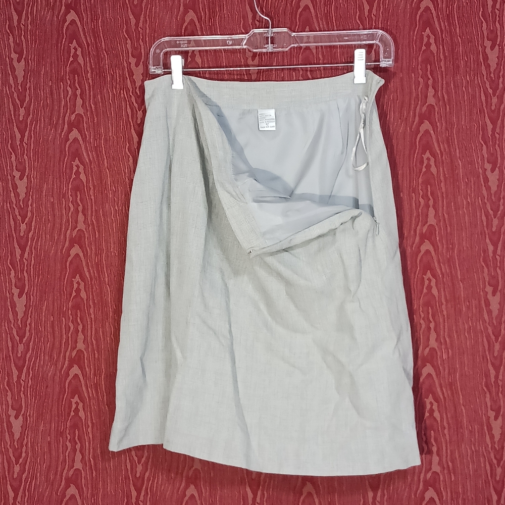 PETITE SOPHISTICATE 2 Piece Gray Long Sleeve Collared Suit Women's Size 12 - Picture 9 of 16